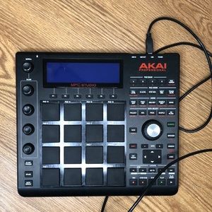 Akai ,MPC Studio midi controller, sampler/drum machine
